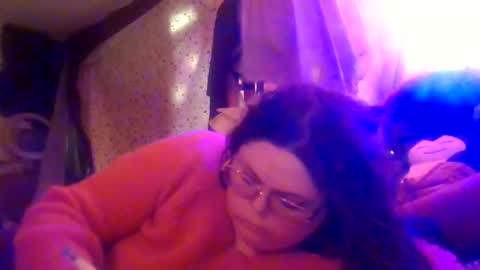 Snapshot of siofra chatting on April 13, 2026, 5:40 pm Siofra online show from April 13, 2026, 5:40 pm