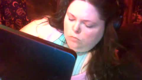 Snapshot of siofra chatting on April 18, 2026, 12:42 pm Siofra online show from April 18, 2026, 12:42 pm