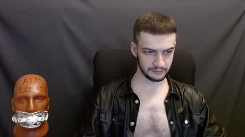 Snapshot of sir_damien chatting on January 3, 2025, 8:22 pm Sir Damien online show from January 3, 2025, 8:22 pm