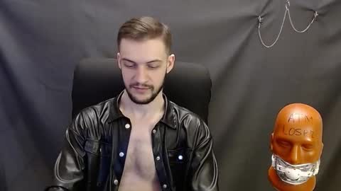 Snapshot of sir_damien chatting on January 29, 2025, 10:22 pm Sir Damien online show from January 29, 2025, 10:22 pm