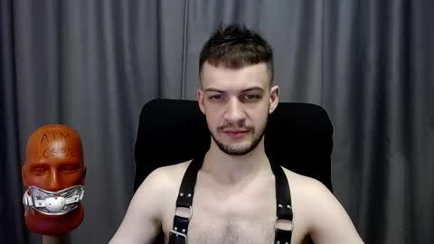 Snapshot of sir_damien chatting on December 5, 2025, 3:37 am Sir Damien online show from December 5, 2025, 3:37 am