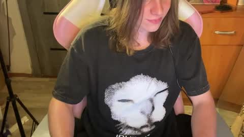 SirHumps online show from June 5, 2026, 6:57 pm