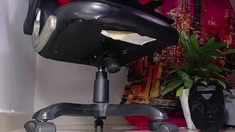 only foot                         worshipers here online show from December 27, 2024, 6:20 pm