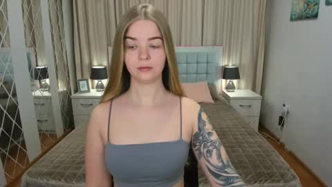 Snapshot of sirenabloom chatting on February 26, 2026, 4:44 am SirenaBloom online show from February 26, 2026, 4:44 am