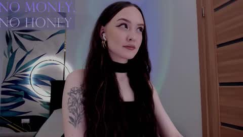 Snapshot of sirenaswhisper chatting on February 4, 2026, 7:31 pm Goddess Sirena online show from February 4, 2026, 7:31 pm