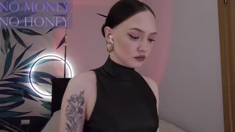 Snapshot of sirenaswhisper chatting on February 26, 2026, 4:28 pm Goddess Sirena online show from February 26, 2026, 4:28 pm