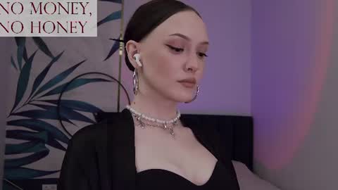 Goddess Sirena online show from June 17, 2026, 8:10 pm