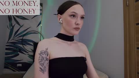 Goddess Sirena online show from July 4, 2026, 7:42 pm