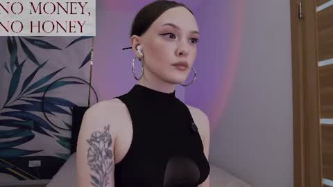 Goddess Sirena online show from July 16, 2026, 10:21 am