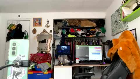 Snapshot of siriss_boyrag chatting on June 6, 2026, 1:05 pm siriss_boyrag online show from June 6, 2026, 1:05 pm