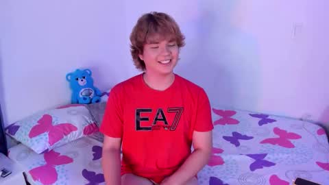 Snapshot of sirius_angels chatting on February 18, 2026, 1:51 pm Sirius angels online show from February 18, 2026, 1:51 pm