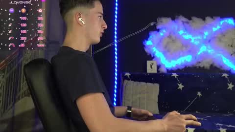 Snapshot of sirreedy chatting on December 1, 2025, 3:55 am SirReedy online show from December 1, 2025, 3:55 am