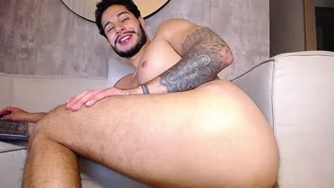 Snapshot of sirs_papi chatting on January 9, 2025, 6:06 am Call me papi online show from January 9, 2025, 6:06 am