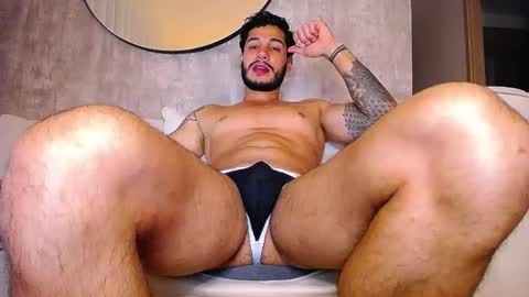 Snapshot of sirs_papi chatting on January 16, 2025, 3:45 am Call me papi online show from January 16, 2025, 3:45 am