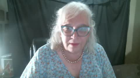 Snapshot of sissydianetx chatting on October 8, 2025, 11:35 pm Sissy Diane online show from October 8, 2025, 11:35 pm
