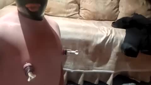 sissyellu online show from July 24, 2026, 3:10 pm