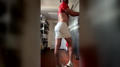 Snapshot of sissymiles chatting on May 25, 2026, 6:36 pm SissyMiles online show from May 25, 2026, 6:36 pm