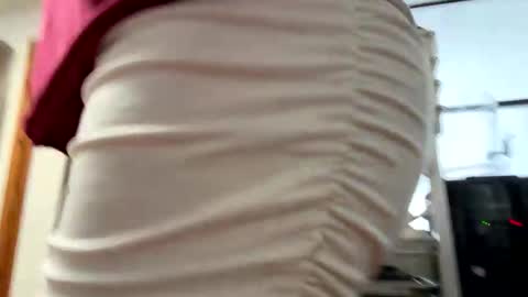 Snapshot of sissymiles chatting on June 7, 2026, 1:21 am SissyMiles online show from June 7, 2026, 1:21 am