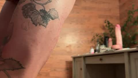 Snapshot of sissymiles chatting on June 13, 2026, 5:05 am SissyMiles online show from June 13, 2026, 5:05 am