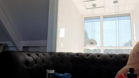 Elise online show from April 25, 2026, 11:35 am