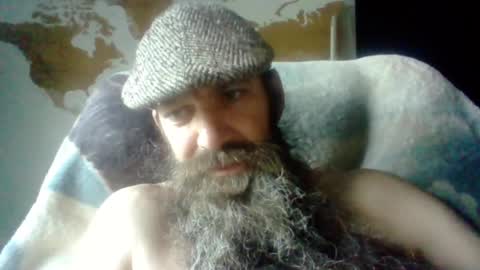 sitonmybeardxxx online show from May 23, 2026, 12:20 pm