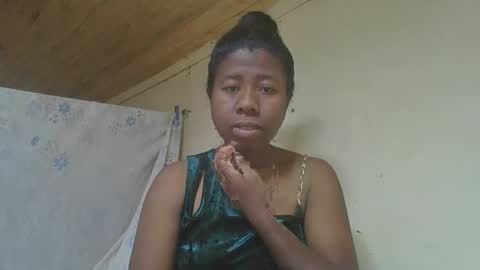 Snapshot of sitraka93 chatting on October 17, 2025, 8:28 am Sitraka online show from October 17, 2025, 8:28 am