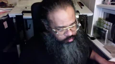 Snapshot of siyah_sakal chatting on December 17, 2024, 11:06 am siyah_sakal online show from December 17, 2024, 11:06 am