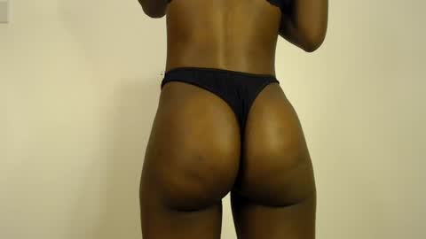 sizzly_ass online show from June 25, 2026, 2:32 pm