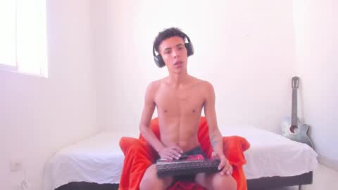 Snapshot of skady_coronado chatting on January 12, 2025, 2:19 pm skady_coronado online show from January 12, 2025, 2:19 pm