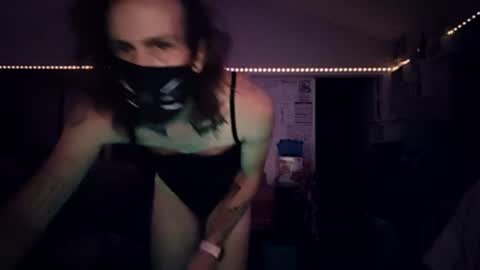 Snapshot of skankhuntrix chatting on June 12, 2026, 4:22 am SkankHUNTRx online show from June 12, 2026, 4:22 am