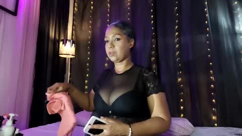 Snapshot of skar_queen11 chatting on September 10, 2025, 1:44 pm Skarlleth online show from September 10, 2025, 1:44 pm