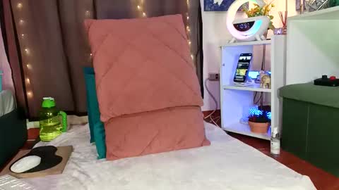 Snapshot of skar_queen11 chatting on November 25, 2025, 3:56 pm Skarlleth online show from November 25, 2025, 3:56 pm