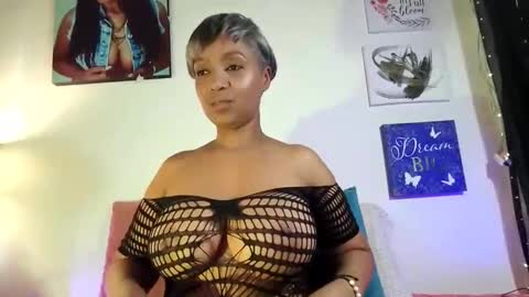 Snapshot of skar_queen11 chatting on January 5, 2026, 8:23 pm Skarlleth online show from January 5, 2026, 8:23 pm