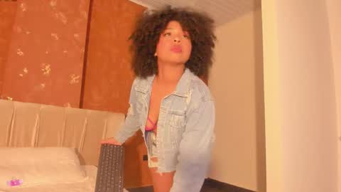 Skarlethill online show from November 11, 2025, 3:34 pm