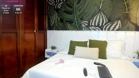 skarletkiss_ online show from April 23, 2026, 5:59 pm