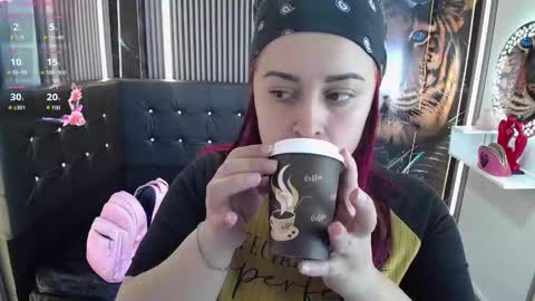 skarlett  online show from September 18, 2025, 12:18 pm