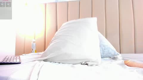 Snapshot of skarlett_monroee chatting on December 19, 2024, 7:51 pm Skarlet online show from December 19, 2024, 7:51 pm