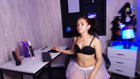 SKARLETT online show from October 19, 2025, 4:13 am