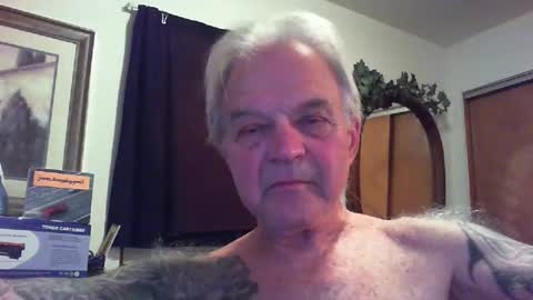 skeeeziks online show from May 19, 2026, 1:44 am