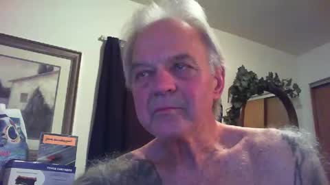 skeeeziks online show from May 19, 2026, 1:56 am