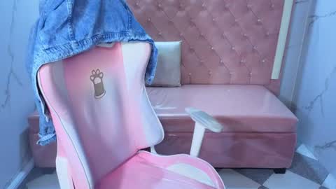 Snapshot of skeler_lovd_b chatting on July 11, 2026, 2:09 pm Skarlet online show from July 11, 2026, 2:09 pm