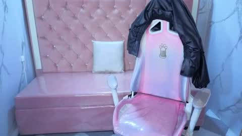 Snapshot of skeler_lovd_b chatting on July 14, 2026, 12:44 pm Skarlet online show from July 14, 2026, 12:44 pm