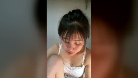 Shie online show from April 15, 2026, 2:02 pm