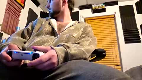 Snapshot of skimaskcouple89108 chatting on February 19, 2026, 4:08 am skimaskcouple89108 online show from February 19, 2026, 4:08 am