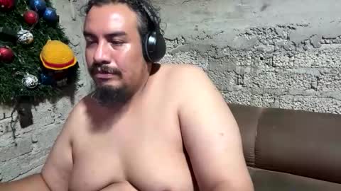 Snapshot of skinhell chatting on May 23, 2026, 2:17 am Elias online show from May 23, 2026, 2:17 am