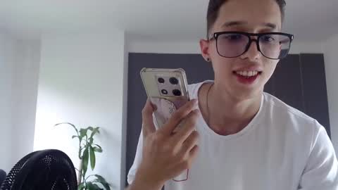 skinny_bigcock20 online show from February 24, 2025, 7:30 pm