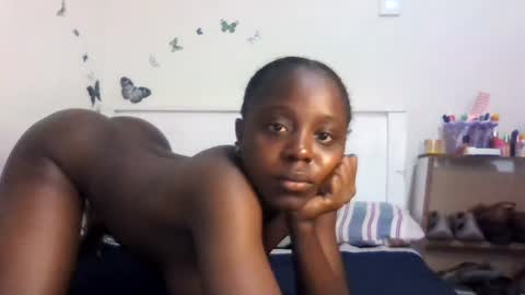 Snapshot of skinny_petite18 chatting on June 25, 2026, 9:47 am Munah online show from June 25, 2026, 9:47 am