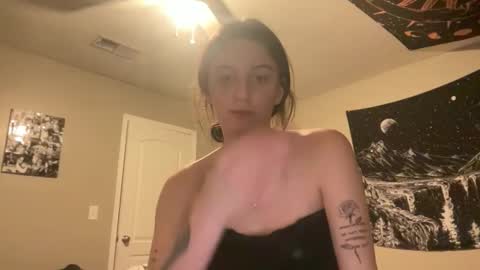 skinnyangel21 online show from March 4, 2026, 3:12 am