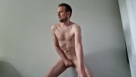 skinnyb24 online show from May 17, 2026, 11:39 am