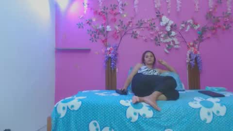 Snapshot of skinnybarbie022 chatting on February 1, 2026, 12:42 am barbi online show from February 1, 2026, 12:42 am